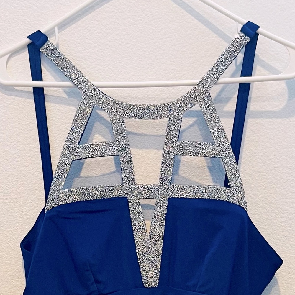 Marina. Size 8. Blue. Formal wear.